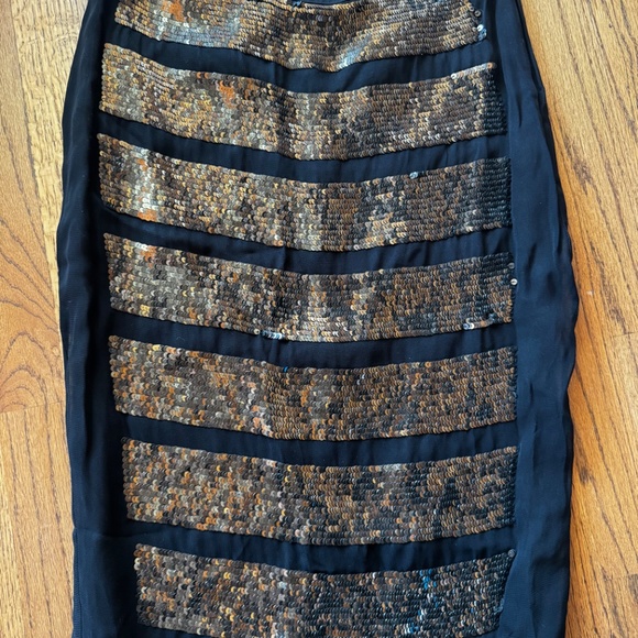 Sequin knee length skirt black with gold sequins - Picture 4 of 4